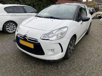Citroën DS3 1.2 VTI Chic Motorschade picture 2