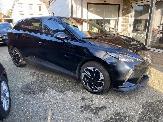 MG MG4 Auto is gereserveerd 150KW Luxury 64 KWh picture 6