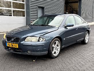 Coche accidentado Volvo S-60 2.4 20V 140 Sedan 4Dr Benzine 2 435cc 103kW (140pk) FWD 2006/2