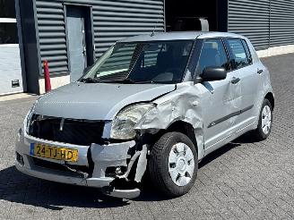 uszkodzony samochody osobowe Suzuki Swift 1.3 VVT 16V Hatchback  Benzine 1.328cc 68kW (92pk) FWD 2006/10