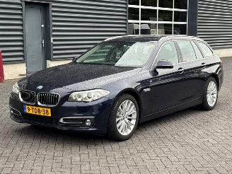 krockskadad bil auto BMW 5-serie 528i 16V Combi/o  Benzine 1,997cc 180kW (245pk) RWD 2014/1