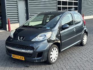 Coche accidentado Peugeot 107 1.0 12V Hatchback  Benzine 998cc 50kW (68pk) FWD 2010/5
