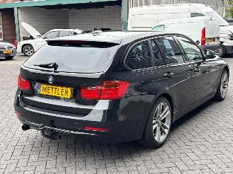 BMW 3-serie 320i 2.0 16V Combi/o  Benzine 1.997cc 135kW (184pk) RWD picture 5