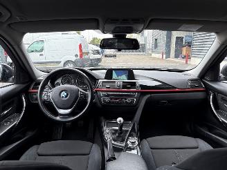 BMW 3-serie 320i 2.0 16V Combi/o  Benzine 1.997cc 135kW (184pk) RWD picture 12