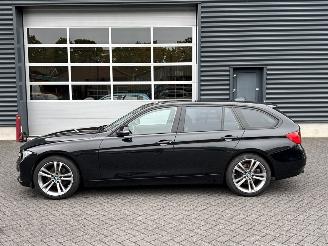 BMW 3-serie 320i 2.0 16V Combi/o  Benzine 1.997cc 135kW (184pk) RWD picture 2