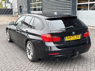 BMW 3-serie 320i 2.0 16V Combi/o  Benzine 1.997cc 135kW (184pk) RWD picture 3