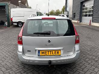 Renault Mégane 2.0 16V Combi/o 4Dr Benzine 1.998cc 99kW (135pk) FWD picture 4