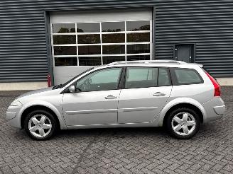 Renault Mégane 2.0 16V Combi/o 4Dr Benzine 1.998cc 99kW (135pk) FWD picture 2