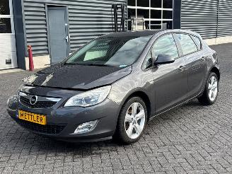 Avarii autoturisme Opel Astra 1.4 Turbo 16V Hatchback 4Dr Benzine 1.364cc 88kW (120pk) FWD 2011/11