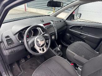 Kia Venga 1.4 CVVT 16V MPV  Benzine 1.396cc 66kW (90pk) FWD picture 12