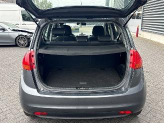 Kia Venga 1.4 CVVT 16V MPV  Benzine 1.396cc 66kW (90pk) FWD picture 9