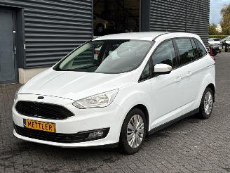 Schadeauto Ford Grand C-Max 1.5 TDCi 95 16V MPV  Diesel 1.499cc 70kW (95pk) FWD 2015- 2017/9