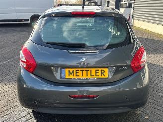 Peugeot 208 1.2 Vti 12V PureTech 82 Hatchback  Benzine 1.199cc 60kW (82pk) FWD picture 4