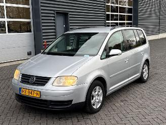Schadeauto Volkswagen Touran 1.6 FSI 16V MPV  Benzine 1.598cc 85kW (116pk) FWD 2003/6