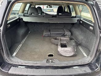 Volvo V-70 2.4 D 20V Combi/o  Diesel 2.401cc 120kW (163pk) FWD picture 9