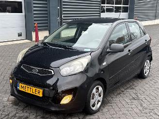 Damaged car Kia Picanto 1.2 16V Hatchback  Benzine 1.248cc 63kW (86pk) FWD 2012/4