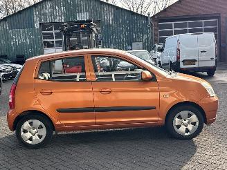 Kia Picanto 1.0 12V Hatchback  Benzine 999cc 45kW (61pk) FWD picture 6