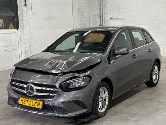 Schadeauto Mercedes B-klasse 1.3 B-180 Turbo 16V Hatchback  Benzine 1.332cc 100kW (136pk) FWD 2020/1