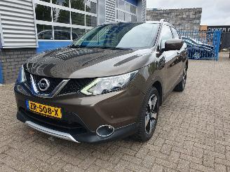 Damaged car Nissan Qashqai 1.2 Connect Edition Automaat 2015/6