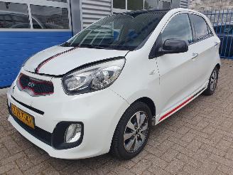 Damaged car Kia Picanto 1.0 CVVT X-treme 2015/2