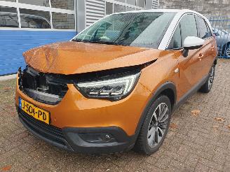 damaged passenger cars Opel Crossland X 1.2 innovation Automaat 2018/2