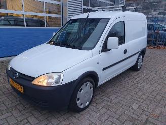 skadebil bedrijf Opel Combo 1.4-16V Comfort Benzine 2009/10