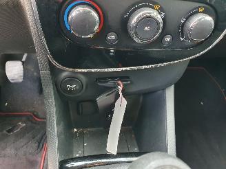 Renault Clio 0.9 TCe Expression picture 20