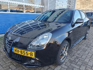 Damaged car Alfa Romeo Giulietta 1.4 T Sprint Automaat 2015/12