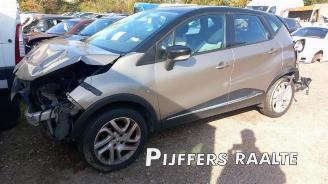 skadebil auto Renault Captur Captur (2R), SUV, 2013 0.9 Energy TCE 12V 2015/10
