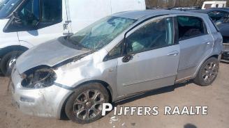 Coche siniestrado Fiat Punto Punto III (199), Hatchback, 2012 1.3 JTD Multijet 85 16V 2013/10