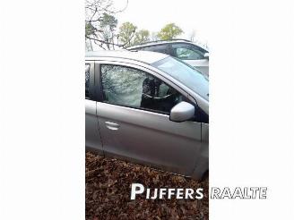 Mitsubishi Space-star Space Star (A0), Hatchback, 2012 1.0 12V picture 16