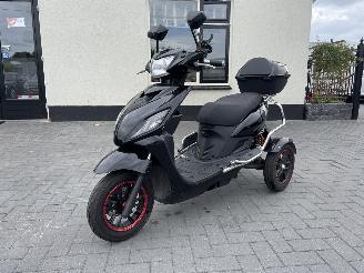 ojeté vozy koloběžky IVA  T3 SCOOTMOBIEL DRIEWIELER 2023/4