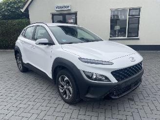 Vaurioauto  passenger cars Hyundai Kona 1.6 GDI HEV Comfort Smart N.A.P NL AUTO 2023/7