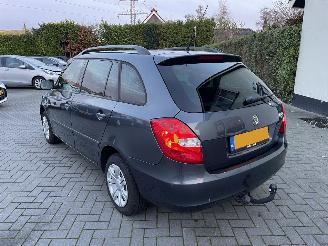 Skoda Fabia Combi 1.4-16V Tour N.A.P NL AUTO PRACHTIG!!! picture 2