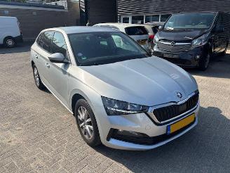 Coche accidentado Skoda Scala 1.0 TSI Ambition 5-drs 2022/4