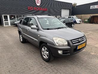 Voiture accidenté Kia Sportage 2.0 Executive 2006/3