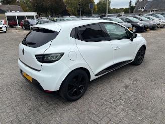 Damaged car Renault Clio 1.5 DCI Night&Day airco 2015/8