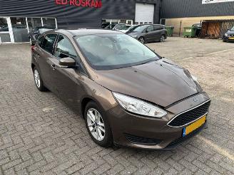 Schadeauto Ford Focus 1.0 Trend Edition 2015/11