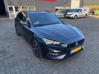 Auto incidentate Seat Leon 1.5 eTSI FR Intense DSG 150pk 2022/1