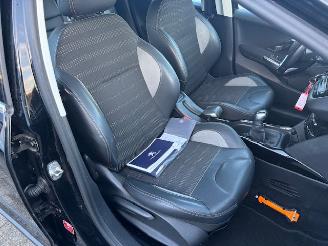 Peugeot 2008 1.2 PureTech Allure picture 12
