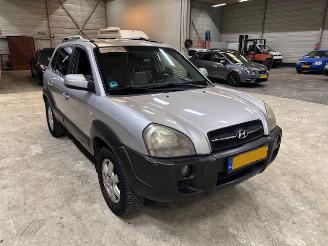 krockskadad bil auto Hyundai Tucson 2.0i Active airco 2005/7