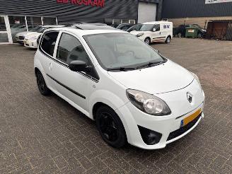 krockskadad bil auto Renault Twingo 1.2 16v Collection airco 2012/1
