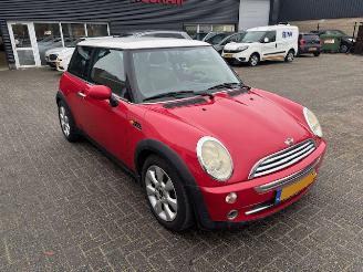 Schadeauto Mini Cooper 1.6 Cooper Chili airco NAP 2005/1