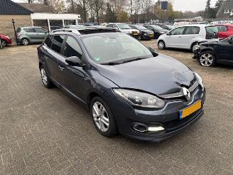Unfallwagen Renault Mégane 1.2 TCe Limited Pano NAP 2016/6