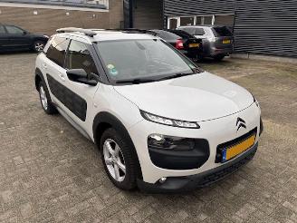 damaged passenger cars Citroën C4 cactus 1.6 HDI Limited Plus Pano 2015/12