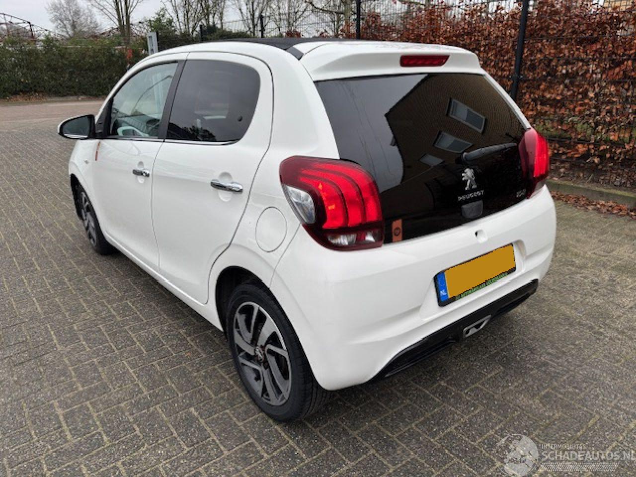 Peugeot 108 1.2 5-drs Top! Roland Garros