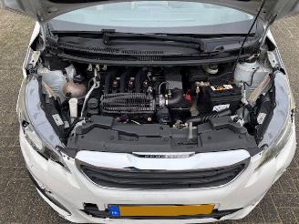 Peugeot 108 1.2  5-drs Top! Roland Garros picture 16