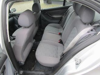 Seat Leon 1.6-16V Stella picture 12