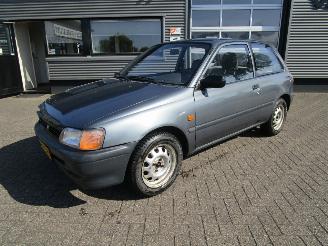 krockskadad bil auto Toyota Starlet 1.3I Friend 1990/4