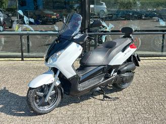 damaged motor cycles Yamaha X-Max 125  2009/7